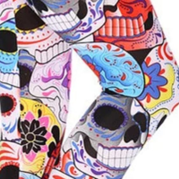 Skull's and Roses Exercise Pants - Picture 2 of 5